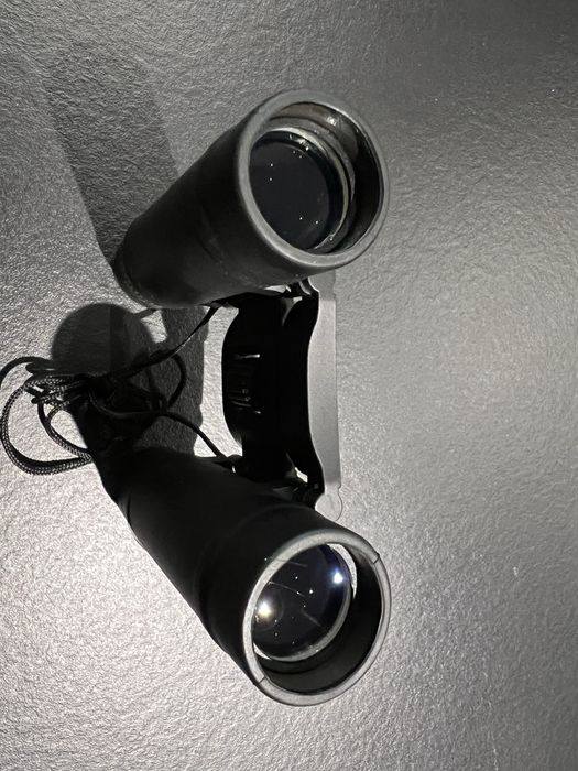 Binoclu Drumeţie Tasco cu Reglare 10X25 Negru