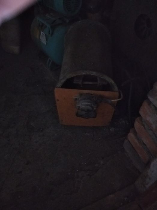 Продам сварочный аппарат работает от 220в