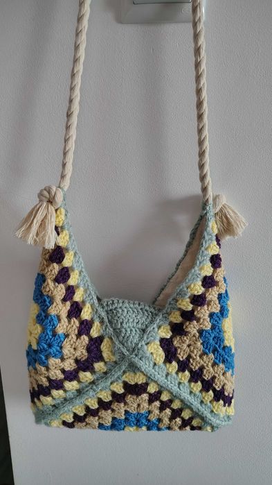 Луксозна плетена ръчно дамска чанта, дълга дръжка и подплата с джоб,