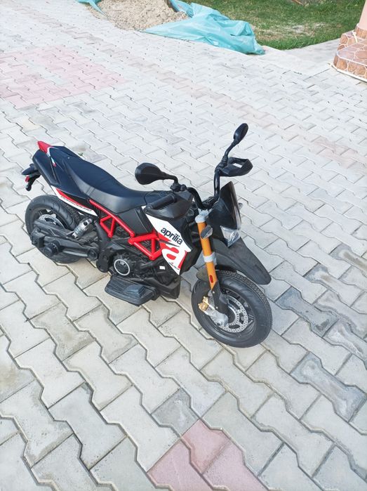 Motocicletă electrică copii Aprilia Dorsoduro 12V-Stare foarte bună