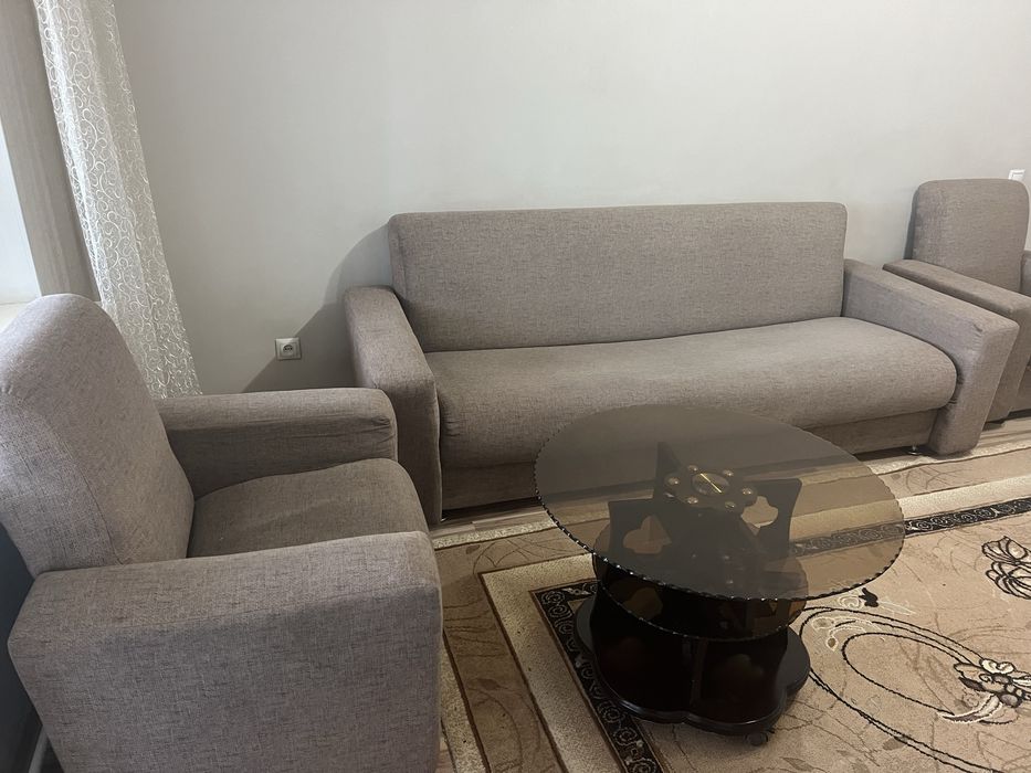 Диван тройка .       .      .