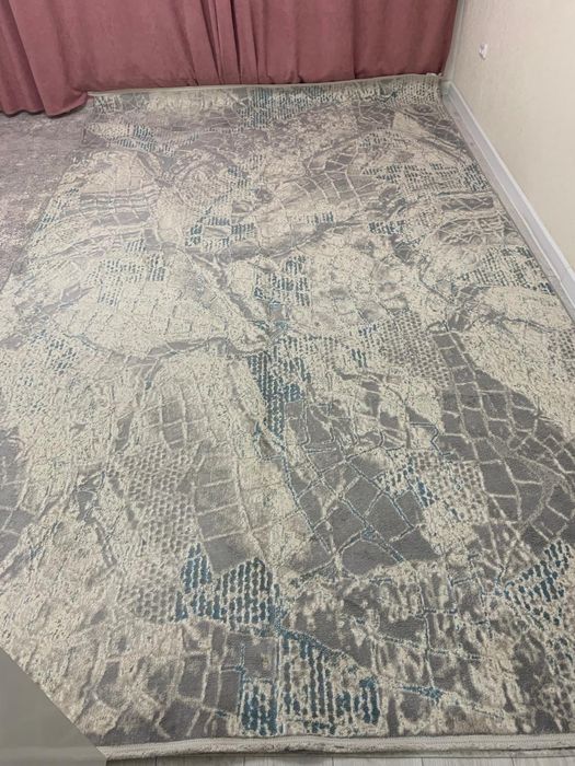 Продам ковер абстракт