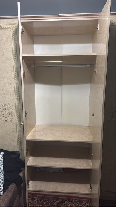 Продам срочно мебель