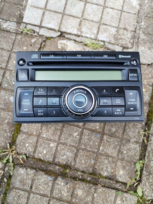 Продавам оригинално радио за Нисан Х-Трал