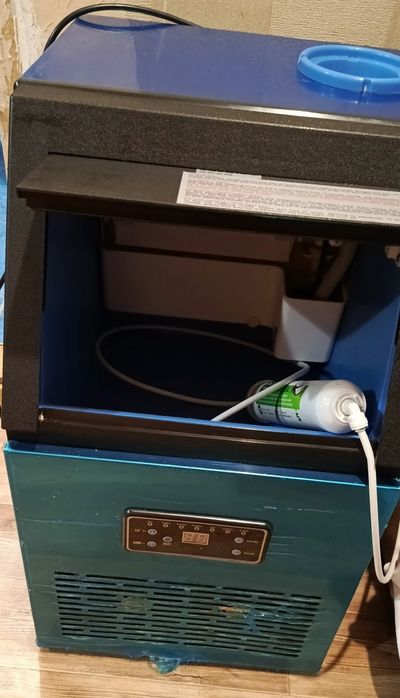 Ледогенератор для бара-кофеини