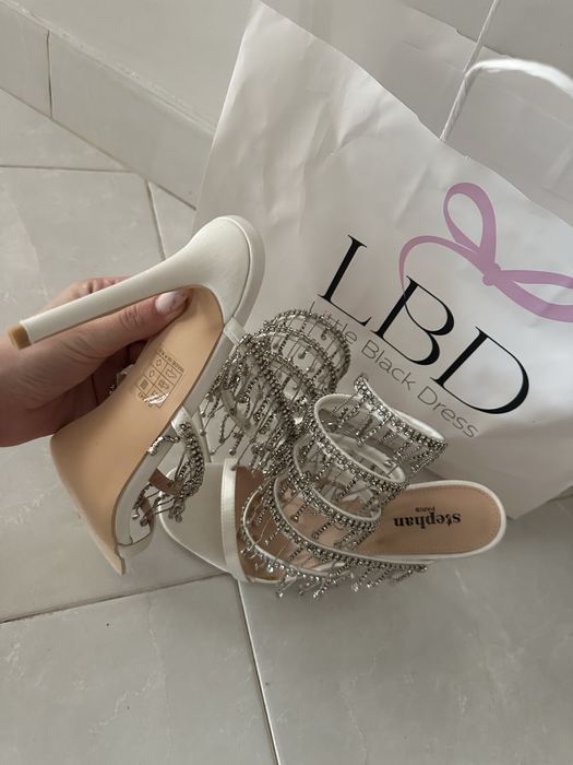 Чисто нови обувки LBD