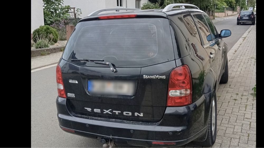 2 броя Ssangyong Rexton 2,7 на части