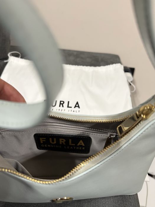 Кожена чанта FURLA