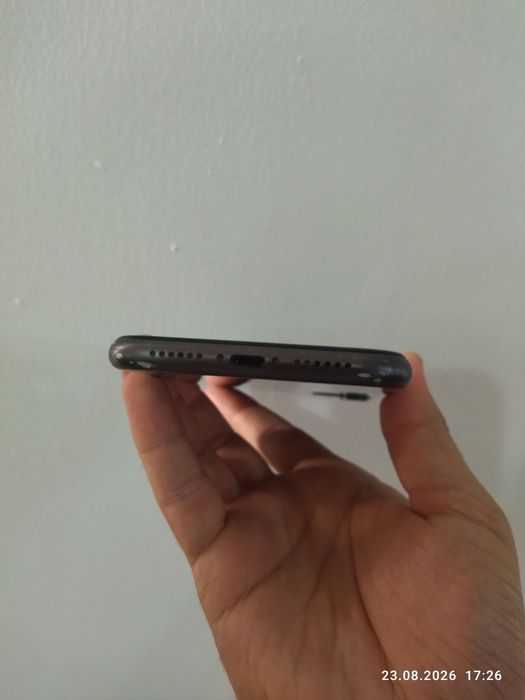 iPhone 11 - 128GB Qora