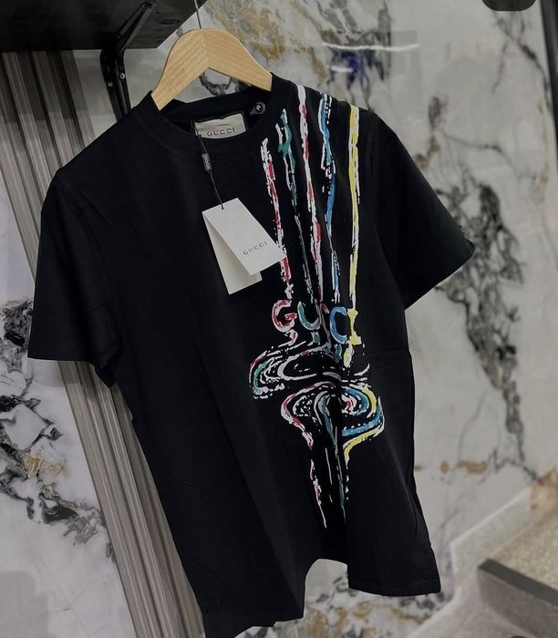 Tricou Gucci 
Marimi L 
PREȚ REDUS 125 LEI