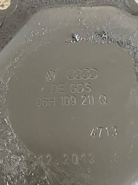 Capac Vibrochen Audi A4 Iv 8K2, B8 2007 - 2015 1.8Tfsi 06H109211Q