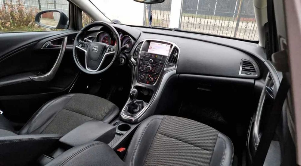 Opel Astra j 1.7 cdti 125cp (ambreiaj si volanta schimbate))