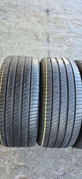 4 anvelope vara Michelin,fata 245/40/20,spate 275/45/20.Pretul este pe bucata.