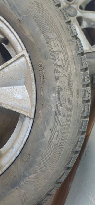 Продам Зимний комплект резины