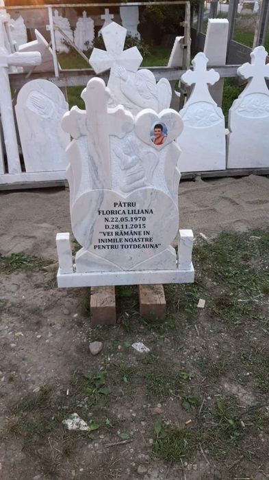 Monumente funerare - respect etern pentru cei dragi!