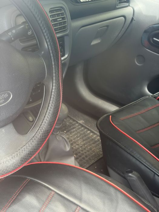 Vând Renault Clio