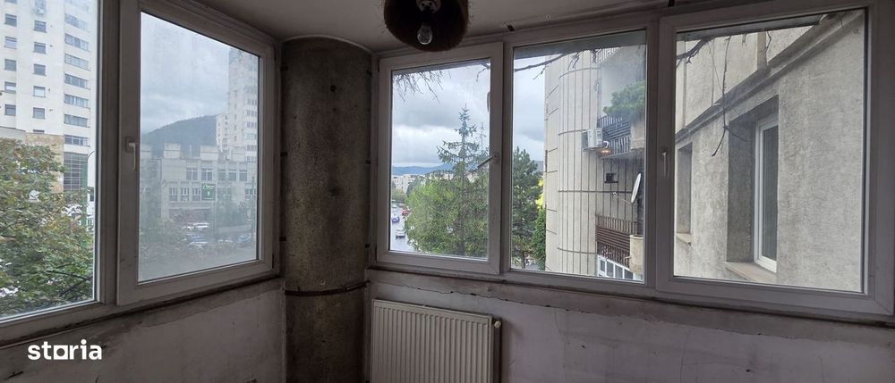 Apartamen cu 3 camere situat in Centrul Nou, decomandat, etaj 2/4!