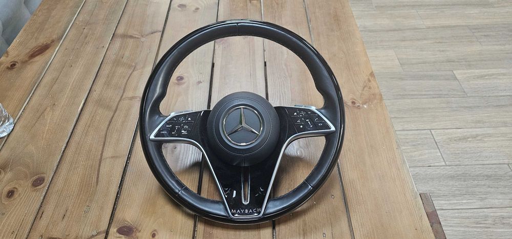 Mercedes Maybach волан