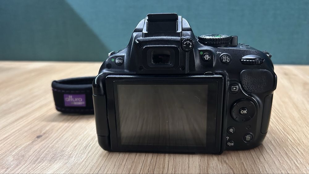 Aparat foto DSLR Nikon D5200 + obiectiv Nikkor 18-55mm, 59891 cadre