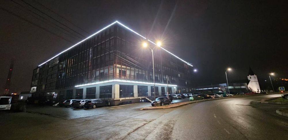 Spatii comerciale de închiriat/ vanzare 100-1400 mp