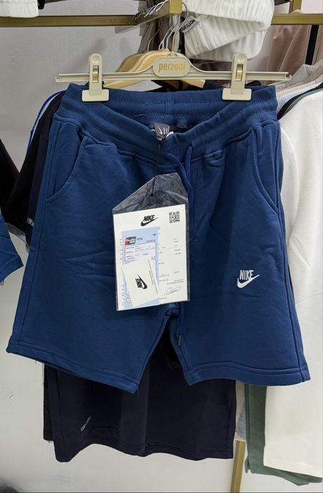 Шорты EA7 и Nike