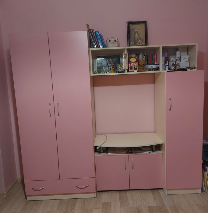 Розова секция за стая