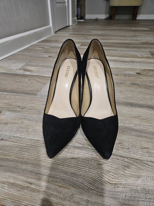 Продам красивые  туфли