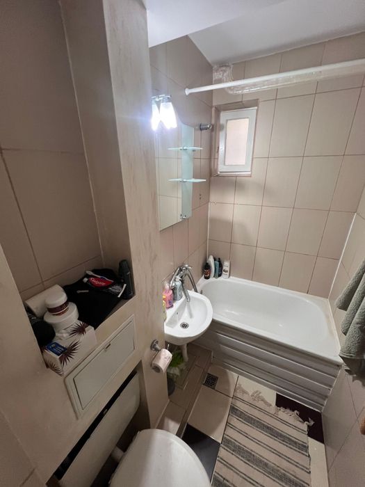 Apartament cu 2 camere de inchiriat parter str oituz complet mobilat 40mp tv internet la 3 minute de universitate mers pe jos