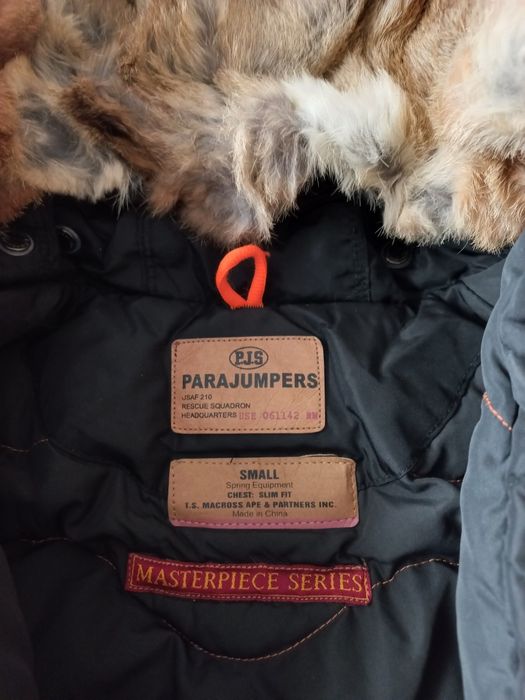 Parajumpers пухено яке с качулка естествен косъм