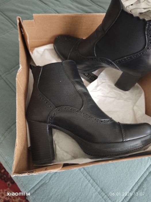 Дамски боти на ток GIDO 7062 black