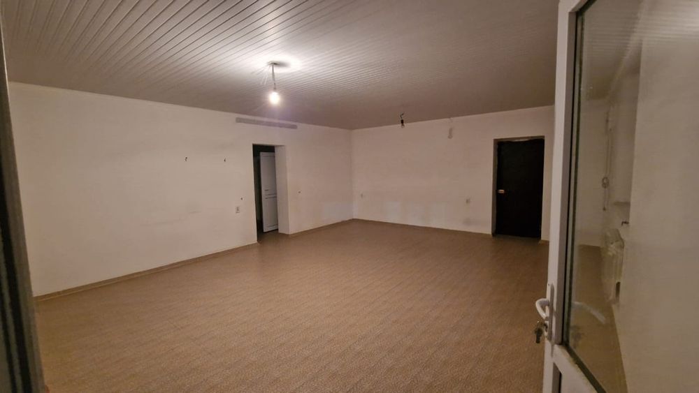 Помишение в мкр Достык, здается в аренду 72 метр квадрат со всеми удоб