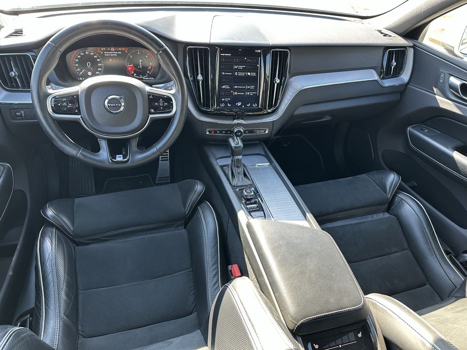 Volvo XC60 R-design 2.0d biturbo 235cp 2018  automat E6.Avariat spate
