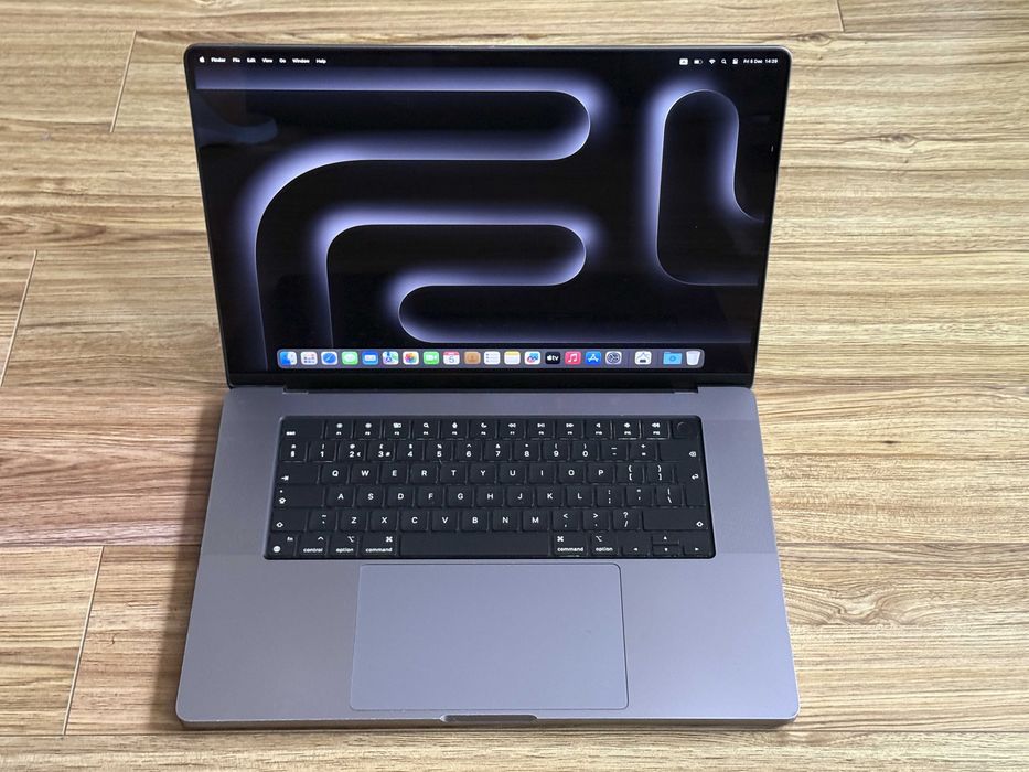 MacBook Pro 16 M1 Max`10 CPU/32 GPU/32GB RAM/512GB SSD