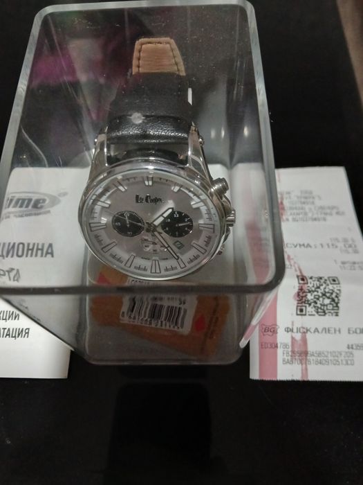 Продавам чисто нов мъжки часовник Lee Cooper