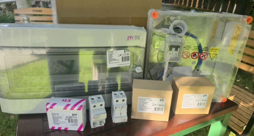 Kit fotovoltaic Huawei 6 kW - invertor hibrid + tablouri + protectii ETI - NOU