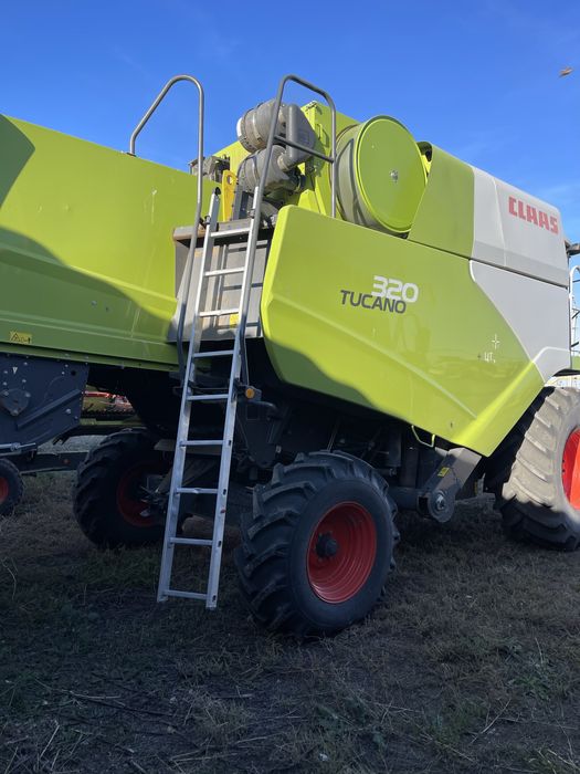 Комбайн Claas tucano 320