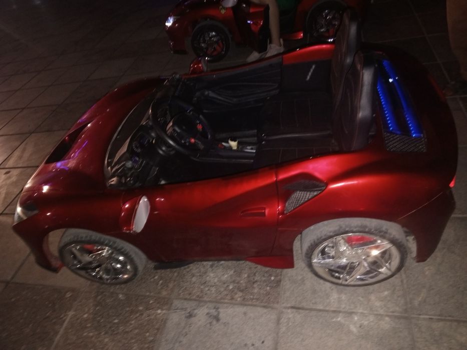 ferari f8 dapaoche sotiladi