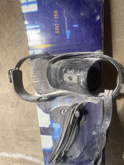 продам сноуборд salomon с креплениями