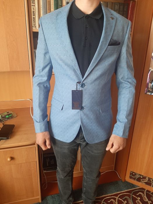 Продадим новый костюм 3ка