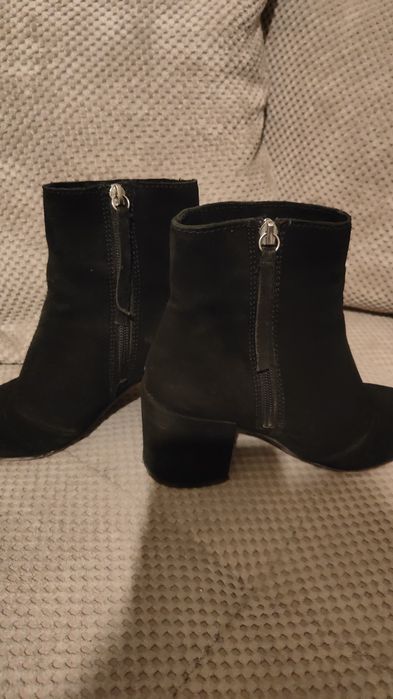 Дамски велурени боти, размер 35