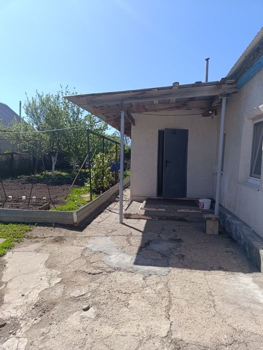 Продается дом и участок под строительство жилого комплекса .