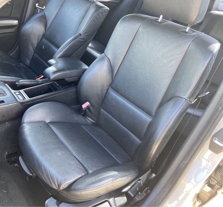 Dezmembrez BMW 330d 204 cp, automat,Tech 2 ,Recaro,Xenon, Hk, jante M