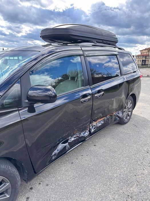 Toyota Sienna Limited AWD 2011,