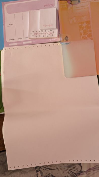 Голям лот от канцеларски материали