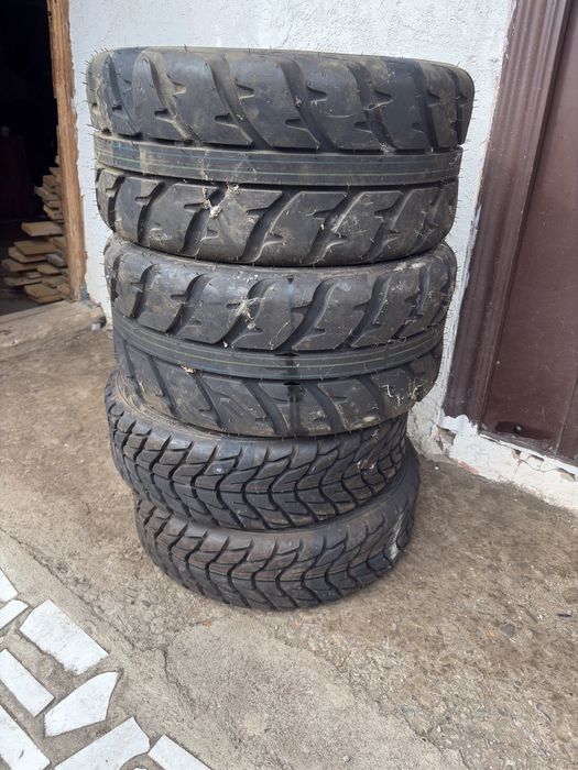 Vând anvelope atv Kenda 22 x10-10 / 21x7-10