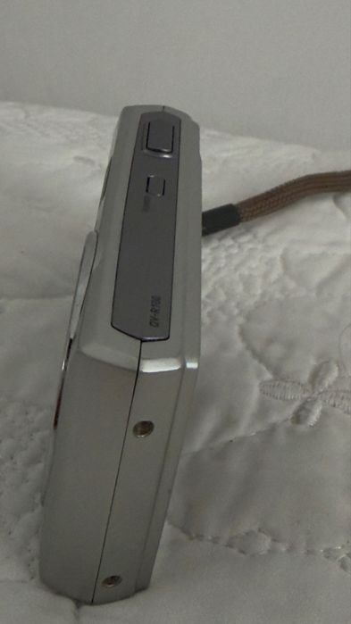 Casio QV-R100 – 14.1 MP дигитален фотоапарат