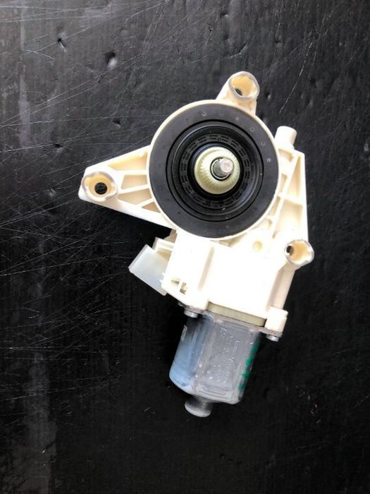 Motoras geam stanga fata mercedes c-class w204 mercedes  e-class w212