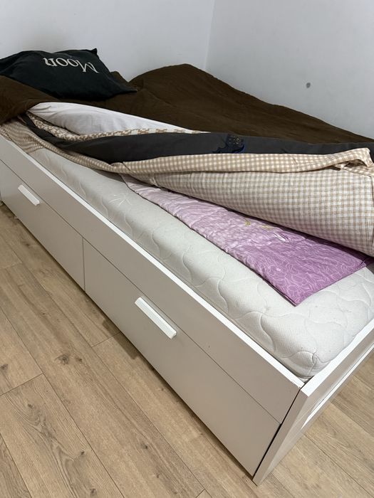 Продам двух спальную кровать