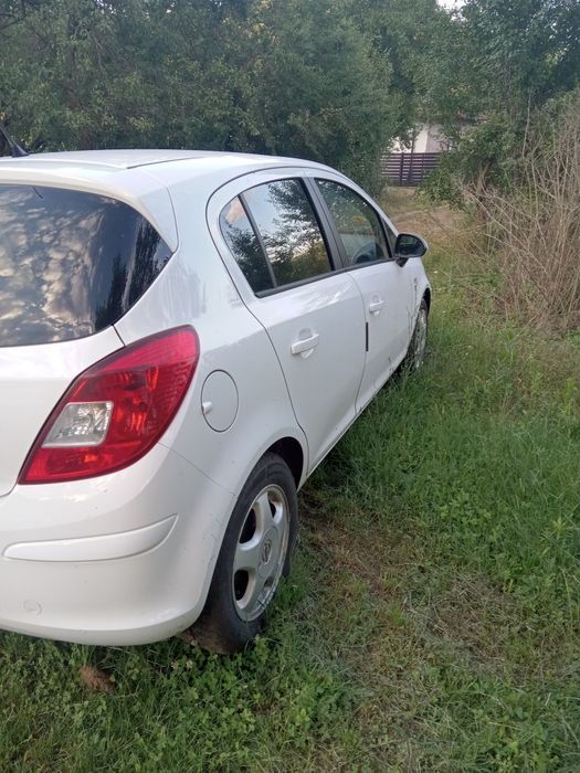 Vând Opel CORSA D