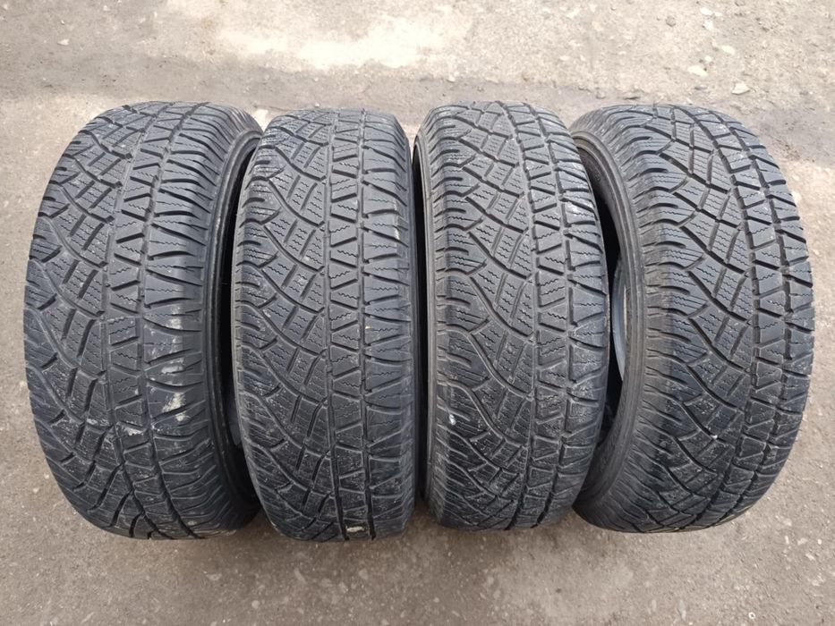 225/65/17 4ри броя Michelin Latitude cross.Гумите са в много...